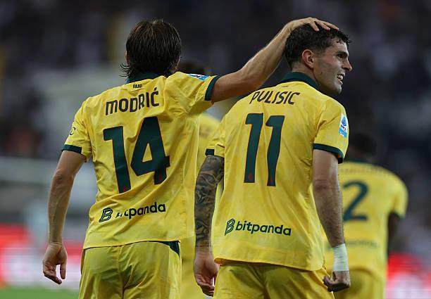 皮奥利正是, 防线四面漏, 红黑拥趸们