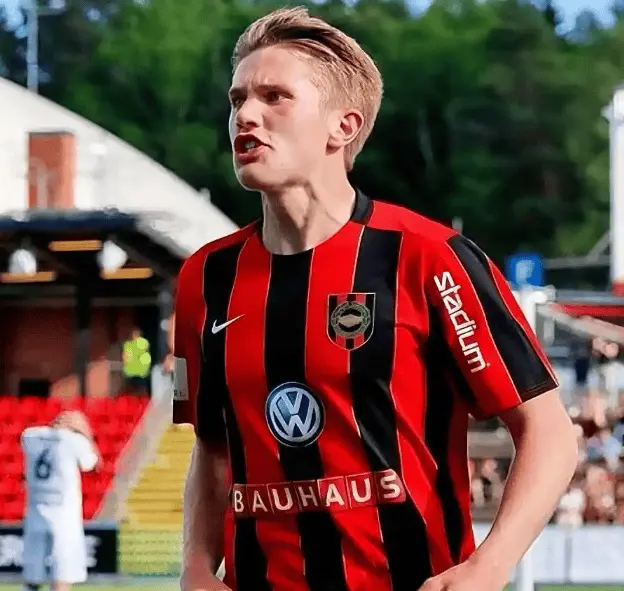 他的触球次, 场球荒, 多亮点